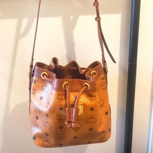 1463 MCM Small Bucket